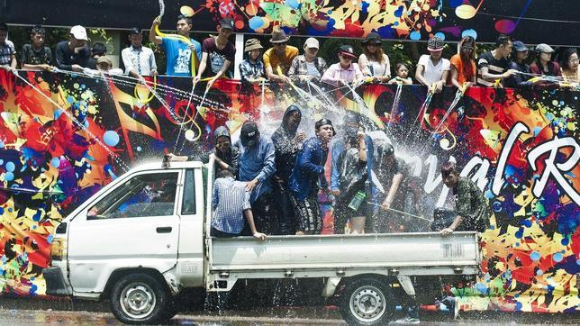 Al menos 11 muertos y 134 heridos en la celebración del Festival del Agua en Yangon