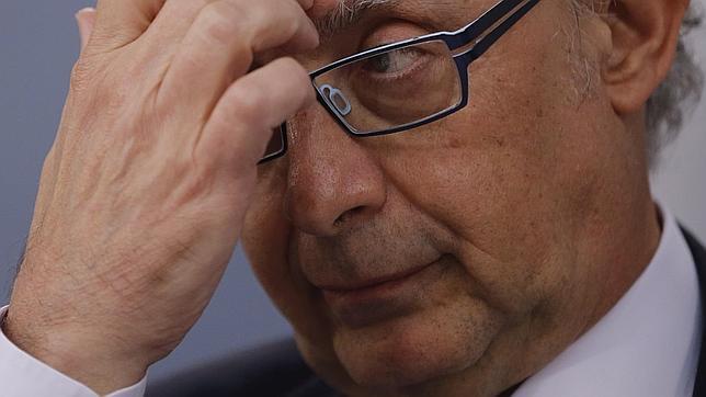 El PP tumba la reprobación de Montoro en solitario