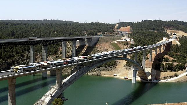 Un tramo del viaducto de Contreras en sentido Madrid permanecerá cortado hasta verano