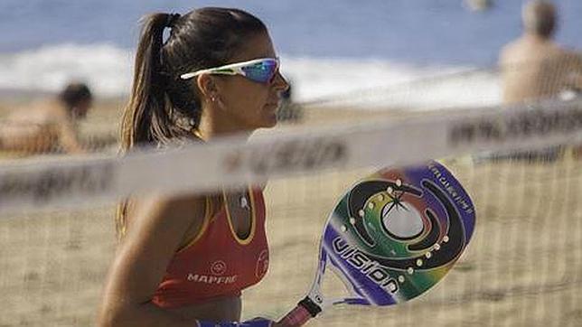 Grimanesa Santana, la séptima española en tenis playa: «En Canarias hay que usar más nuestras mejores instalaciones, las playas»