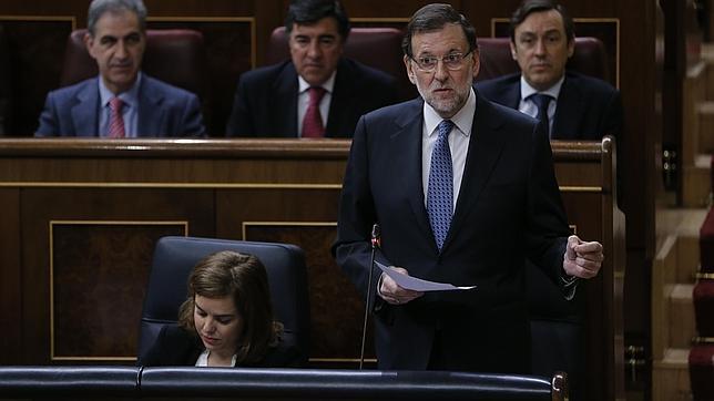 Sánchez critica a los «miembros y miembras» del PP y Rajoy lamenta la «calidad» del PSOE