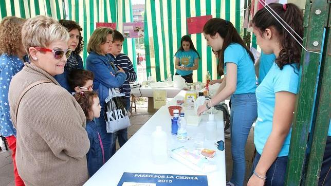 Los jóvenes muestran mayor interés por el conocimiento de la ciencia y tecnología, según el estudio