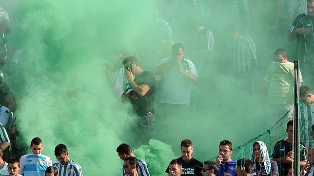 Disparos al aire en una pelea entre hinchas del Alavés y el Betis