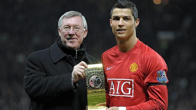 Sir Alex Ferguson piropea a Cristiano y ataca a Messi