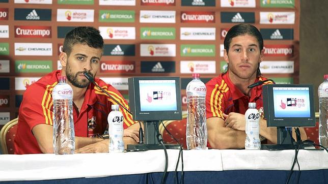 Piqué y Ramos, en rueda de prensa