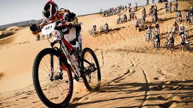 Bicicletas al límite en el desierto del Sáhara