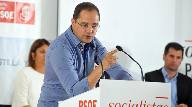 Luena evita la foto en el juzgado con el excandidato del PSOE en Parla