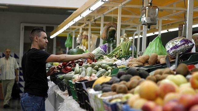 La bajada de los precios anima el consumo