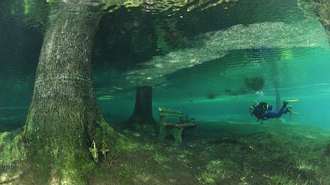 El momento mágico en el que un parque desaparece bajo las aguas del deshielo