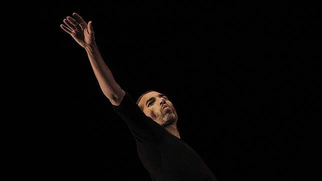 Pase grafico del espectaculo de Israel Galvan en la Bienal de Flamenco, en el Teatro Lope de Vega, en 2014