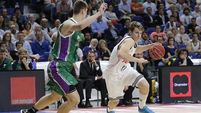 El Real Madrid se queda el liderato en el debut de Doncic