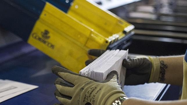 Los trabajadores de Correos comienzan este jueves una jornada de paros parciales