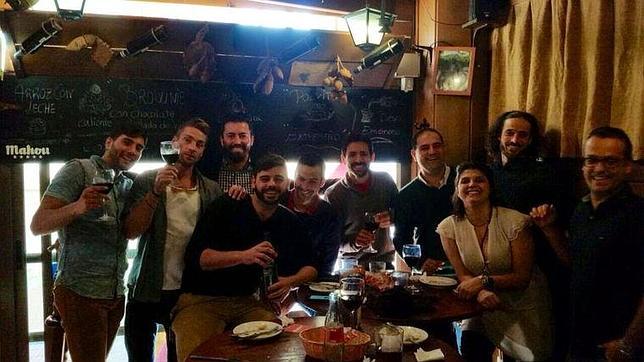 El equipo de El Viajero en pleno saludando las Navidades