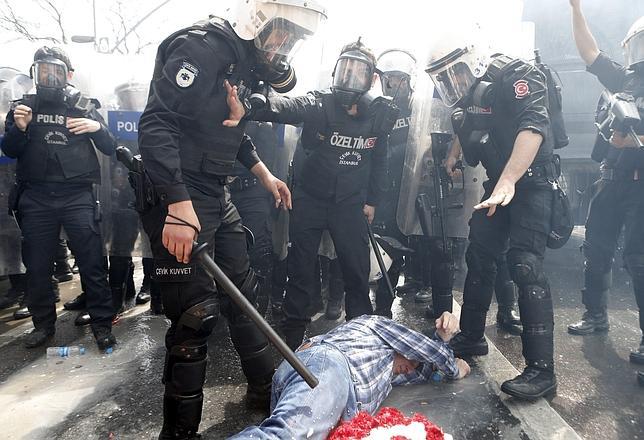 200 detenidos y 24 heridos en Estambul durante la manifestación del 1 de mayo