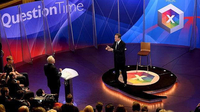 David Cameron supera a Ed Miliband en el último gran examen televisivo