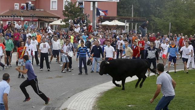 El alcalde de Tordesillas defiende la legalidad del Toro de la Vega amparado por dos sentencias