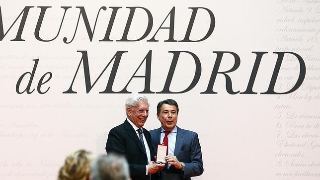 González ensalza a los madrileños como «los héroes de hoy» frente a la crisis