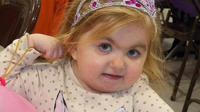 Audrey, la niña con una enfermedad rara que enamora bailando zumba