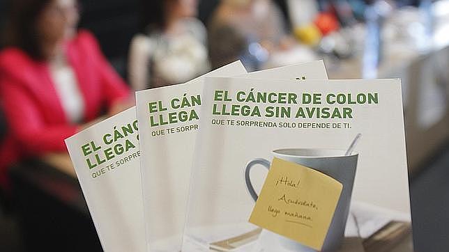 Imagen de la campaña de prevención del cáncer de colon de la Asociación Española Contra el Cáncer