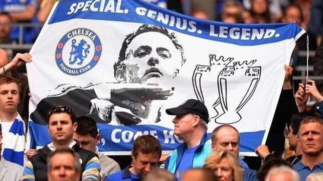 El hijo de Mourinho amarga la fiesta de la Premier a los hinchas del Chelsea