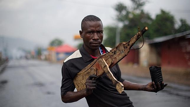 Un hombre en Burundi, donde las protestas están aumentando