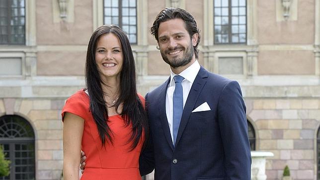 El príncipe de Suecia, Carlos Felipe, y su novia, Sofia Hellqvist