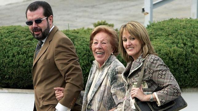 El padre, la abuela y la tía de la Reina, a juicio el 11 de septiembre