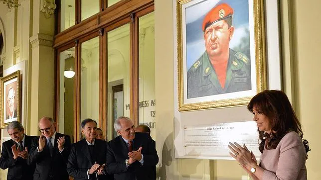 Cristina Fernández, durante la presentación del cuadro de Hugo Chávez, este lunes en la Casa Rosada