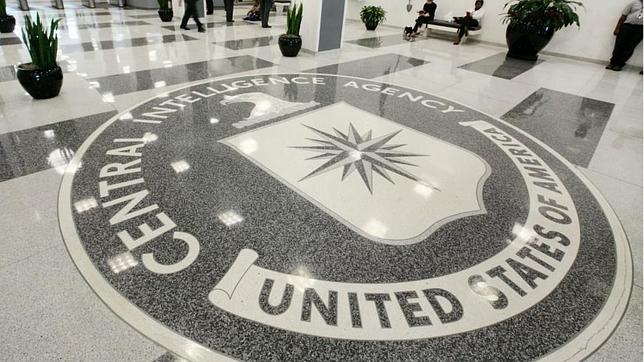 Detenida una exagente del FBI que amenazó con volar la sede de la CIA