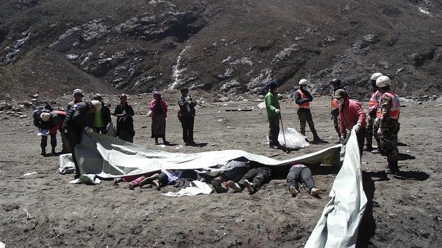 España amplía la búsqueda de los desaparecidos en el terremoto de Nepal