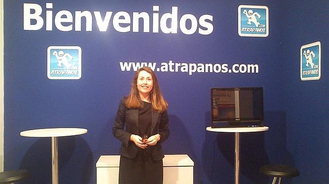 Una alicantina expone su nuevo portal inmobiliario en una feria en Madrid