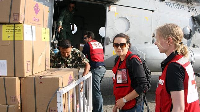 La Fuerza Aérea de Socorro y Rescate de operaciones indias después del terremoto en Nepal