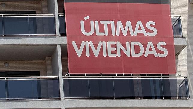 La compraventa de viviendas sólo sube el 2,1% en marzo y acumula siete meses de alzas