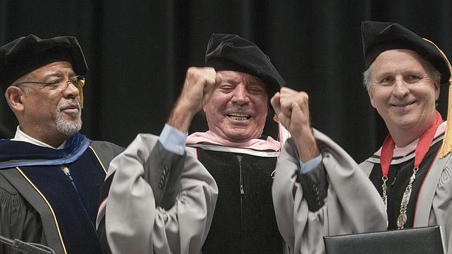 Julio Iglesias, doctor «honoris causa» por la Universidad de Berklee