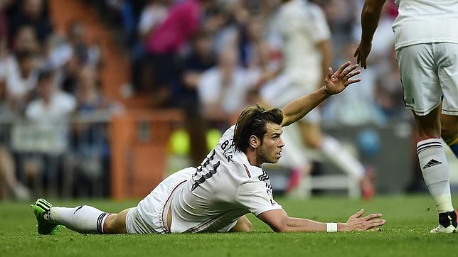 Gareth Bale, en el césped del Bernabéu