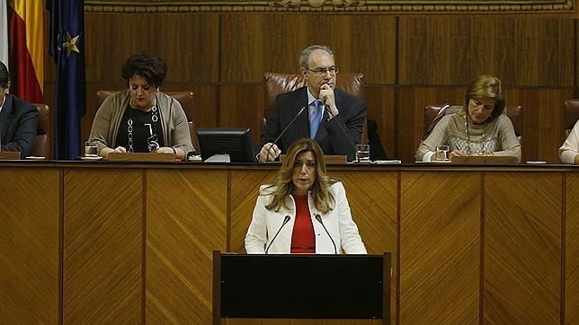 Susana Díaz pide el apoyo a todos los partidos con guiños en su programa de gobierno