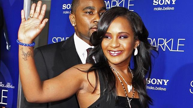 La abuela de Bobbi Kristina: «Yo hablo con ella, porque me puede oír»