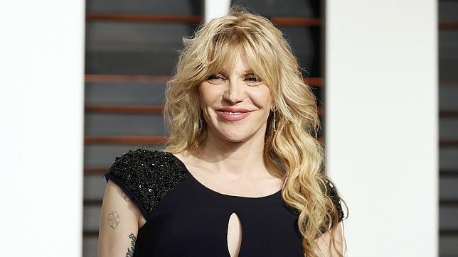 Courtney Love le debe más de 48.000 dólares a su psiquiatra