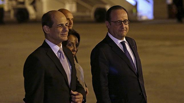 Hollande visita Cuba para que Francia no quede al margen de su reconstrucción económica