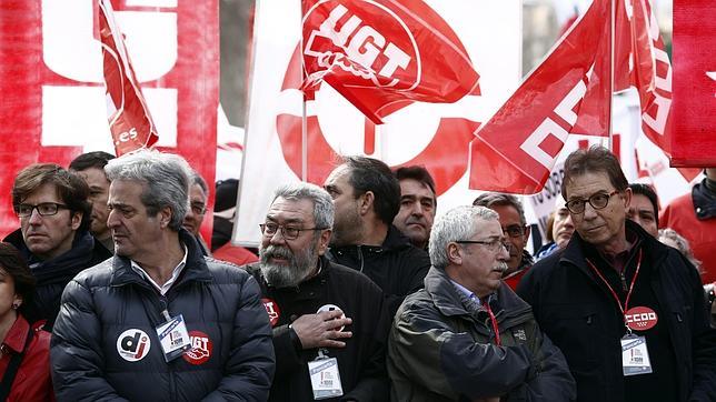 Toxo y Méndez en una manifestación organizada contra los recortes del Gobierno en 2013