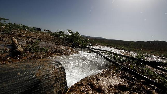 El agua no está en boca de todos