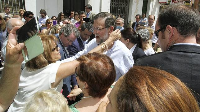 Rajoy advierte en Extremadura: «Volver atrás es el único peligro»