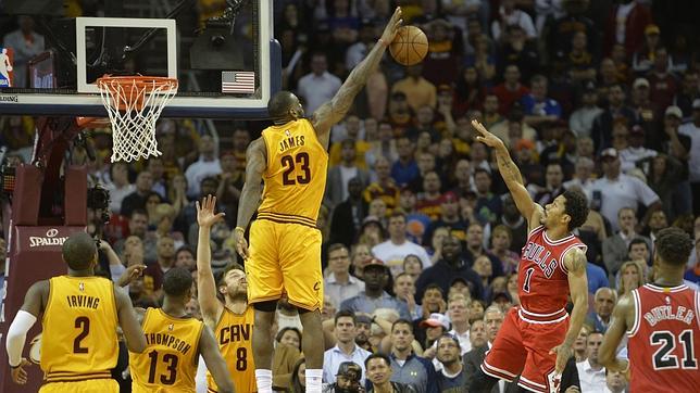 LeBron James deja a los Bulls de Gasol al borde de la eliminación