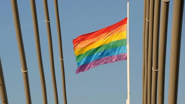 El Ayuntamiento de Valencia lucirá por primera vez en su fachada la bandera gay