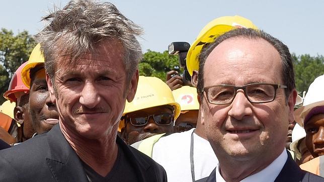 Sean Penn viaja a Francia en el avión oficial de Hollande