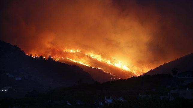 Heridos leves dos militares en el incendio de Vall d'Ebo, ya perimetrado