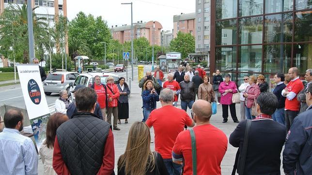 Mar Barcón esta mañana en un mitin en la avenida de Pablo Picasso