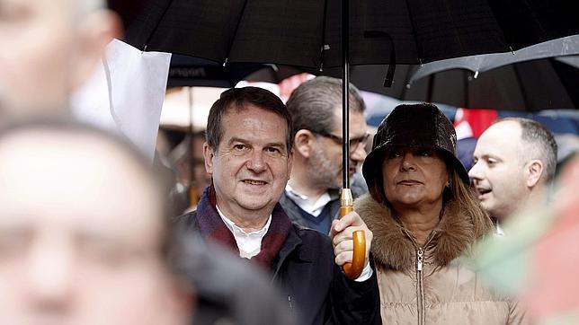 El alcalde de Vigo, Abel Caballero, junto a la diputada Carmela Silva