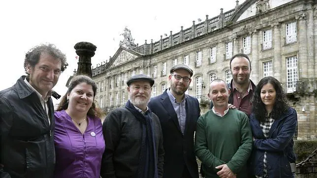 Miembros de la candidatura de Compostela Aberta, liderada por Martiño Noriega