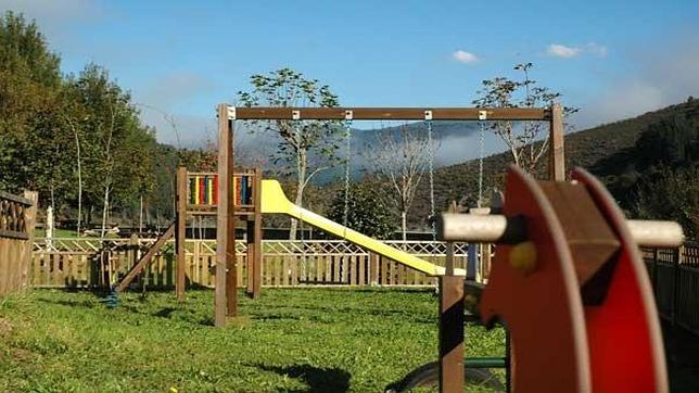 En Negueira de Muñiz hay parques, pero no niños. La falta de relevo generacional es preocupante